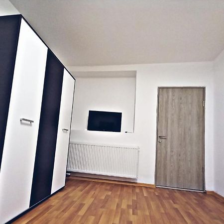 Camere In Regim Hotelier 브라쇼브 외부 사진