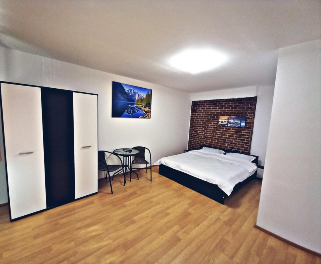 Camere In Regim Hotelier 브라쇼브 외부 사진