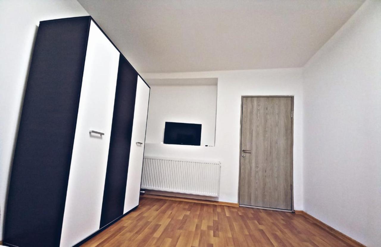 Camere In Regim Hotelier 브라쇼브 외부 사진