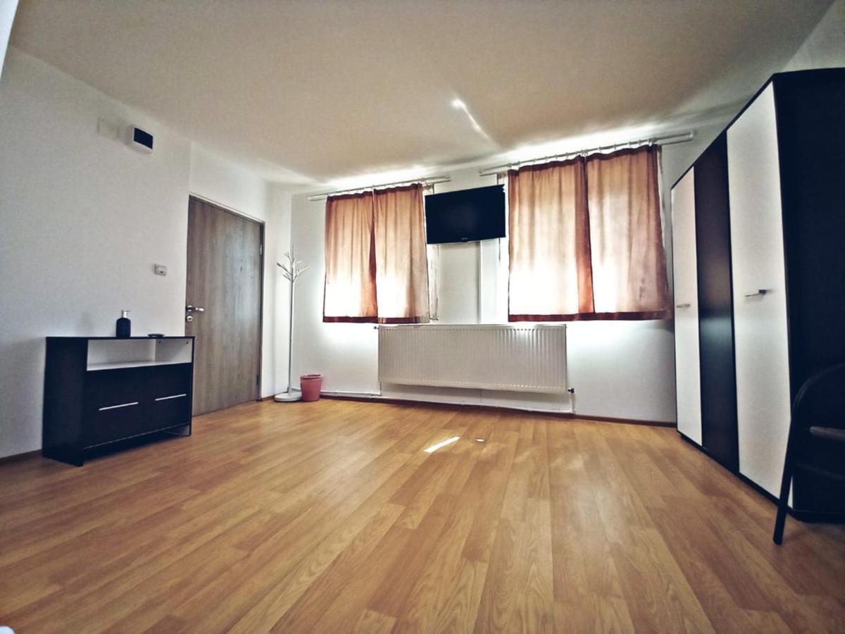 Camere In Regim Hotelier 브라쇼브 외부 사진