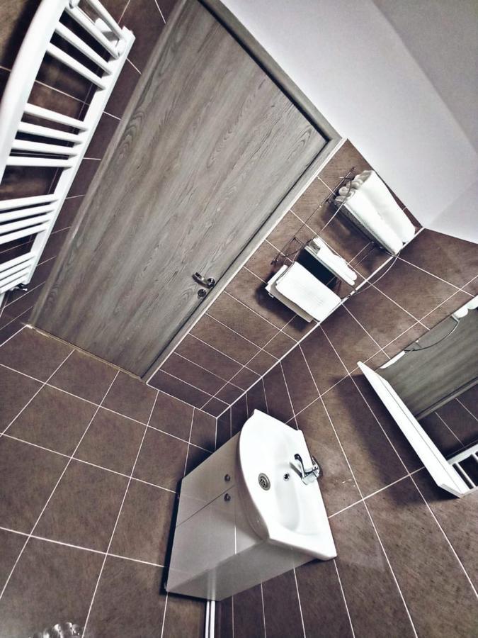Camere In Regim Hotelier 브라쇼브 외부 사진