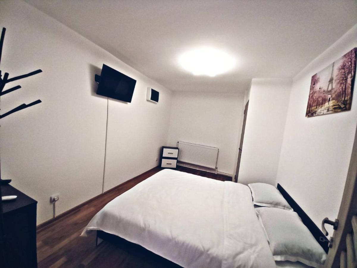 Camere In Regim Hotelier 브라쇼브 외부 사진