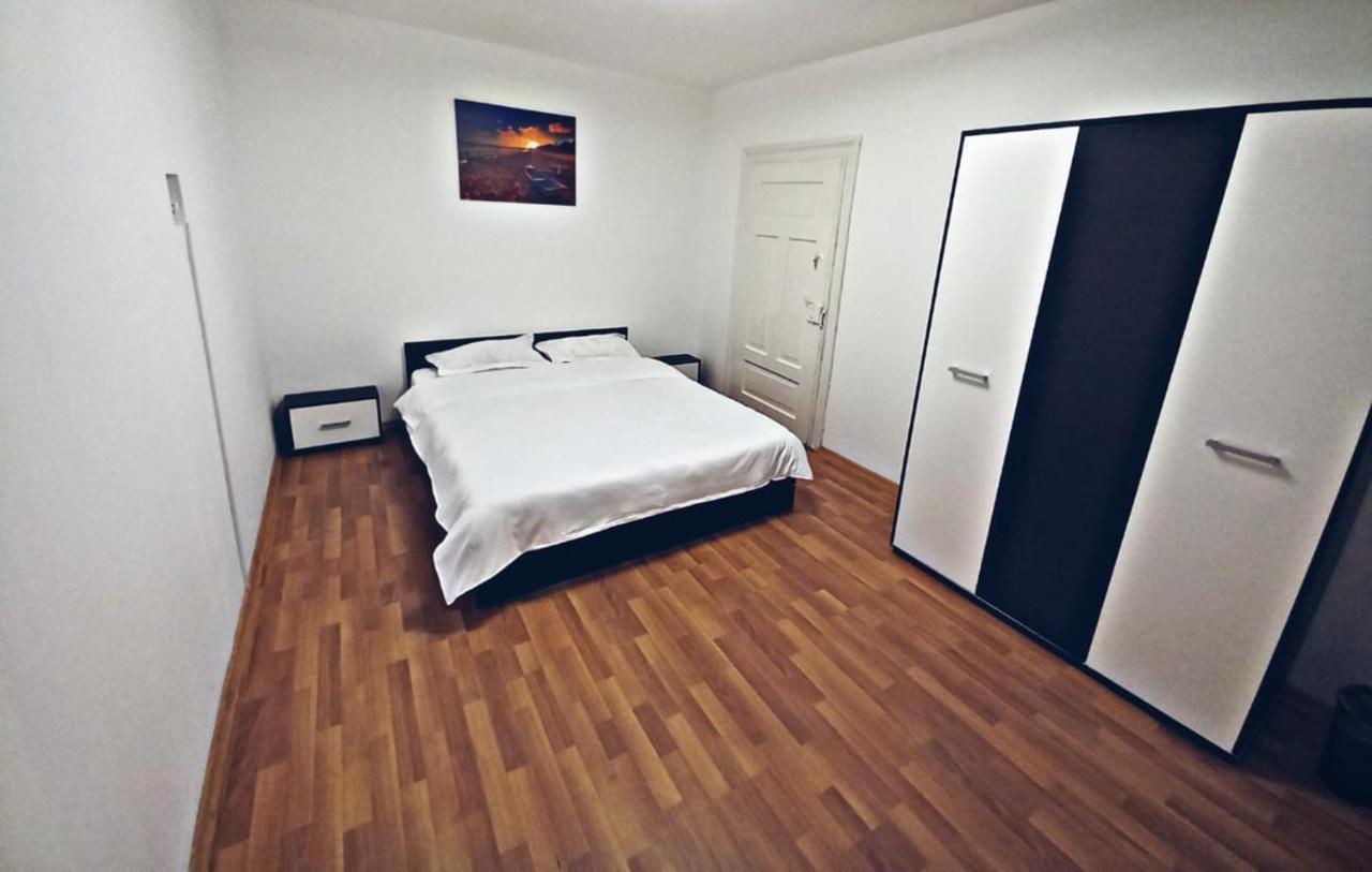 Camere In Regim Hotelier 브라쇼브 외부 사진