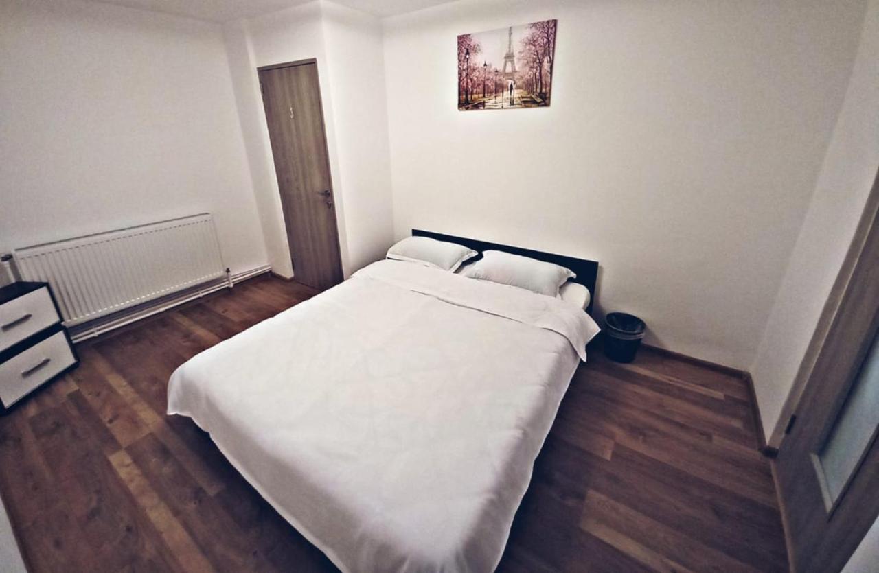 Camere In Regim Hotelier 브라쇼브 외부 사진